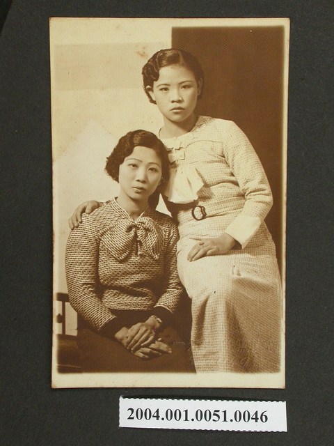 兩名女子合照 (共1張)