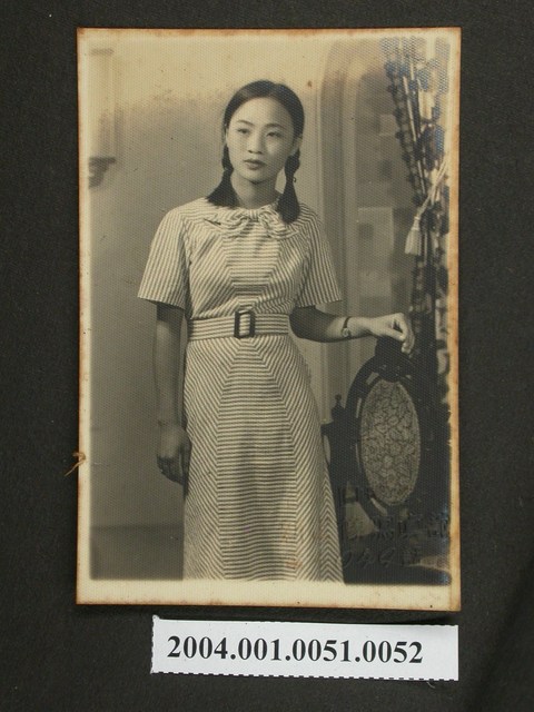 女子沙龍照 (共1張)