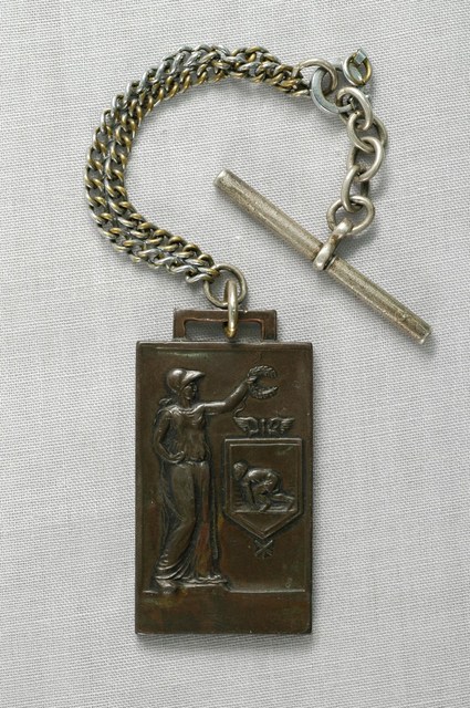 高雄州第5回體育大會紀念徽章 (共6張)