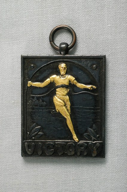 嘉義中學校友會十里馬拉松大會紀念章 (共5張)