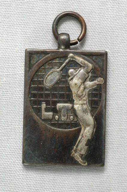 昭和6年度嘉義神社祭典奉納庭球大會紀念徽章 (共5張)