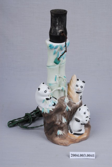 熊貓造型彩瓷檯燈 (共3張)