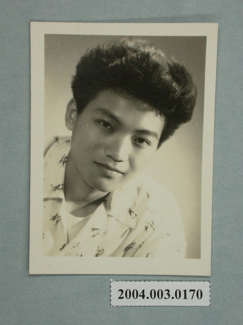 男子個人半身照 (共1張)