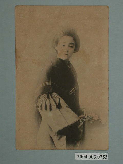 東京銀坐上方屋製著和服的女子 (共3張)