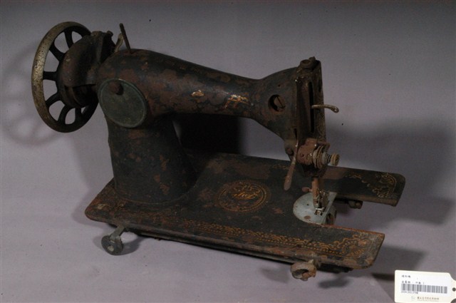 手搖式縫紉機 (共5張)