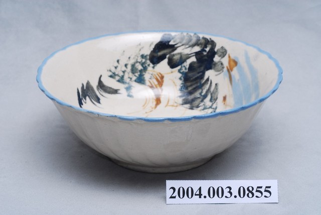 彩繪山水紋菱花口碗 (共2張)