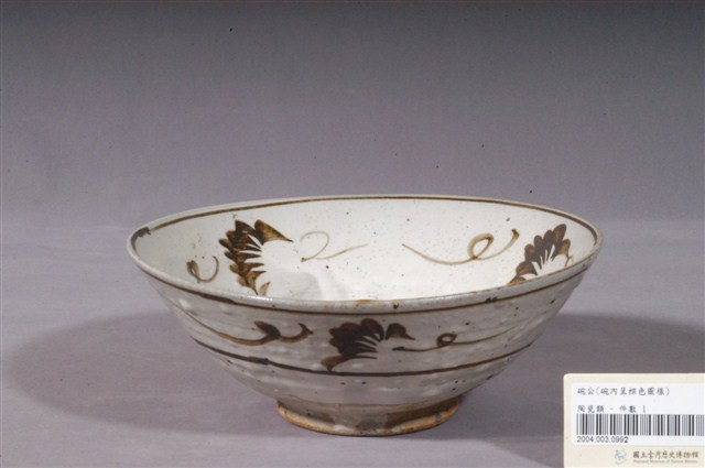 手繪褐釉花卉紋碗 (共3張)