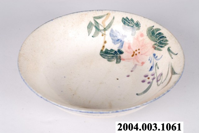 彩繪花卉紋碗 (共2張)