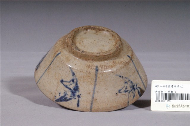 白釉藍邊蝴蝶印紋瓷碗 (共3張)