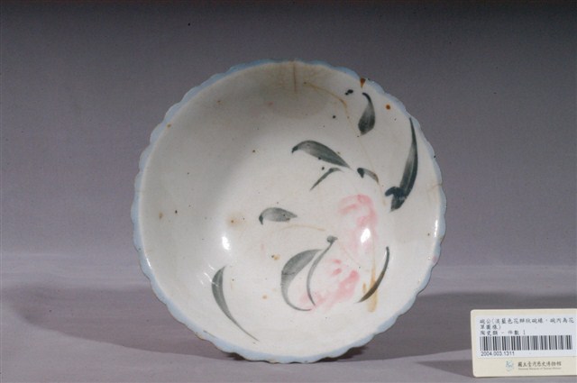 彩繪花卉紋菱花口碗公 (共3張)