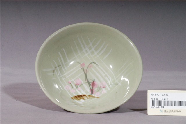 淡綠釉手繪花卉紋碗公 (共3張)