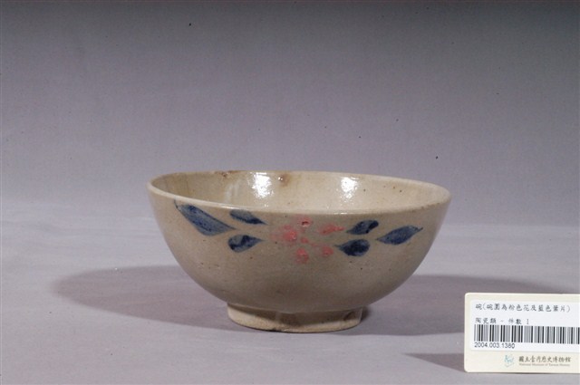 青花粉紅釉彩花卉紋碗 (共4張)