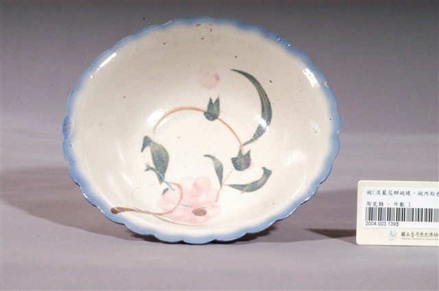 青花釉彩花卉紋花口碗 (共4張)