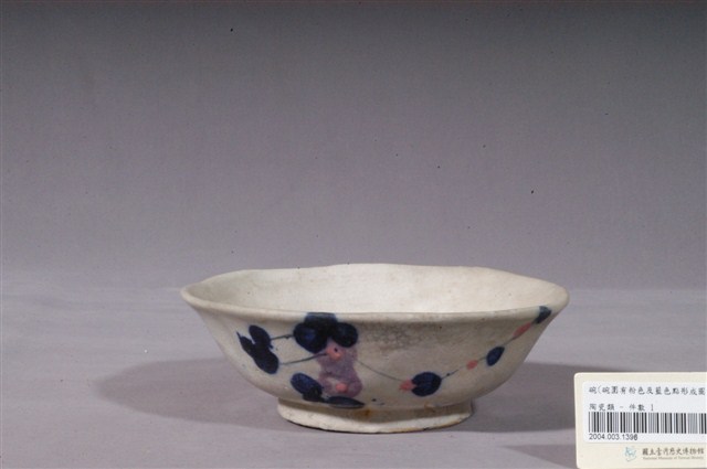 彩繪花草紋碗 (共3張)