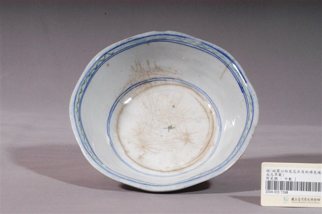 彩繪蓮花紋碗 (共4張)