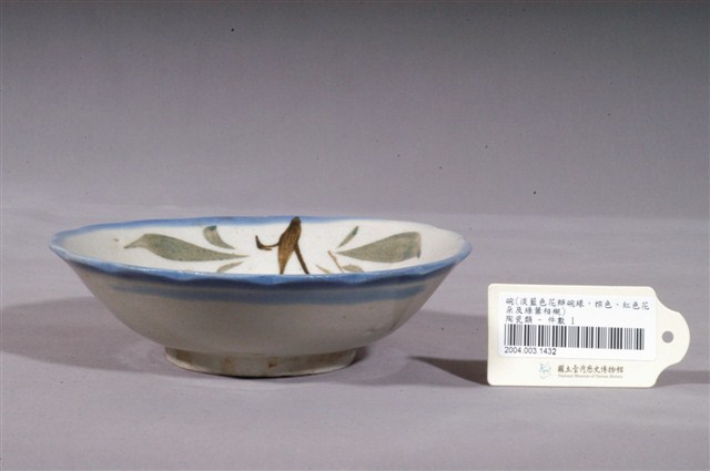 彩繪花卉紋碗 (共4張)