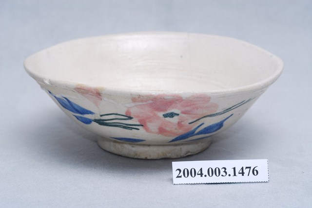 青花粉紅彩花卉紋碗 (共2張)