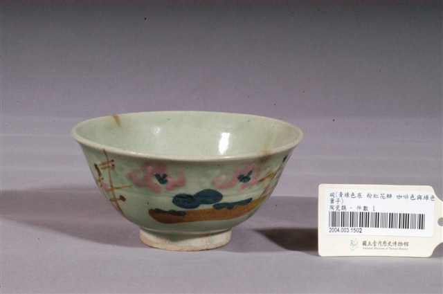 彩繪花卉方格壓紋碗 (共4張)