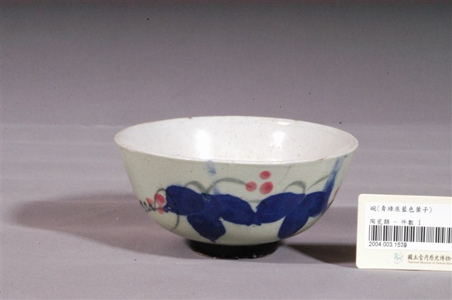 淡綠釉彩繪花卉紋碗 (共5張)