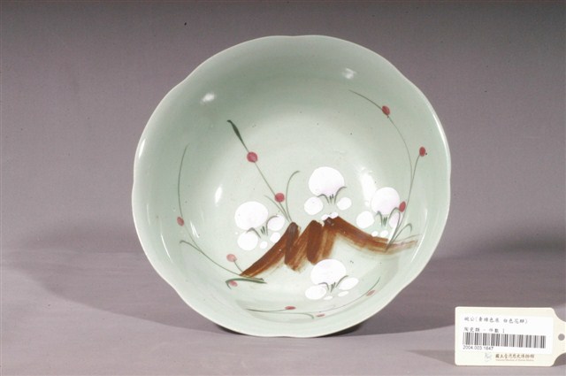 青瓷彩繪花卉紋花口碗 (共3張)