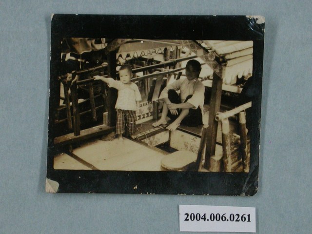 婦人與孩童 (共1張)