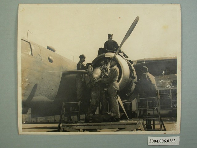 螺旋槳飛機老照片 (共2張)