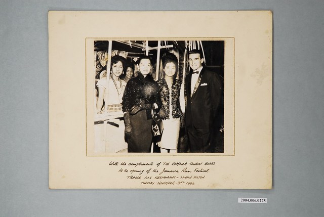 中國小姐林素幸與史恩康納萊合影照片 (共2張)