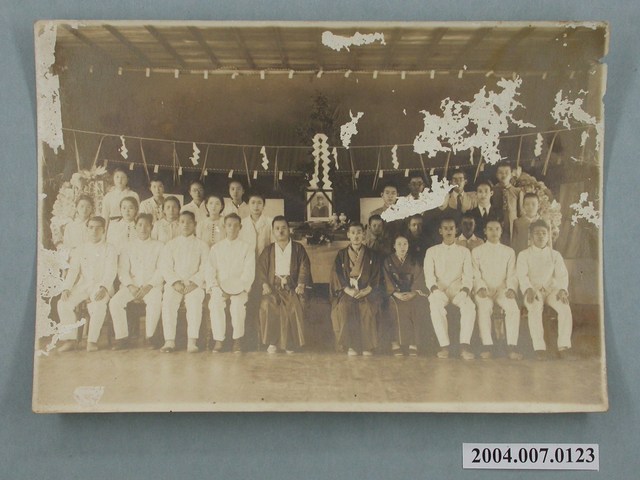 東勢國民學校教師從軍陣亡學校舉行哀悼 (共1張)