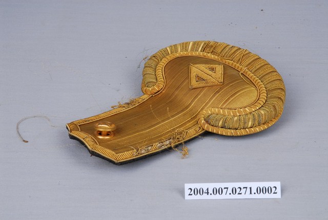 校長肩章（右） (共3張)