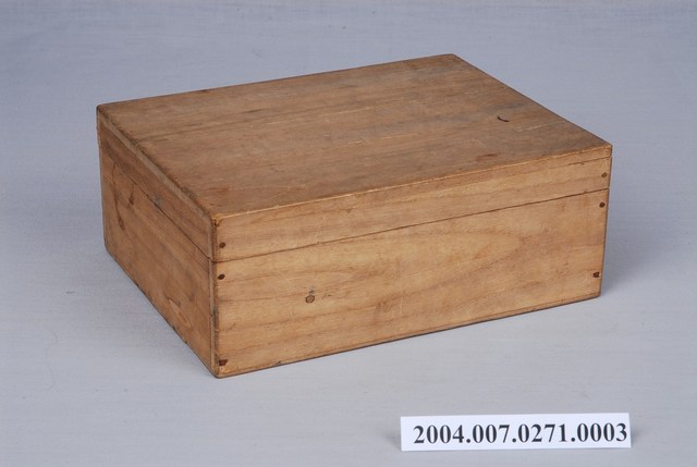 校長肩章盒 (共2張)