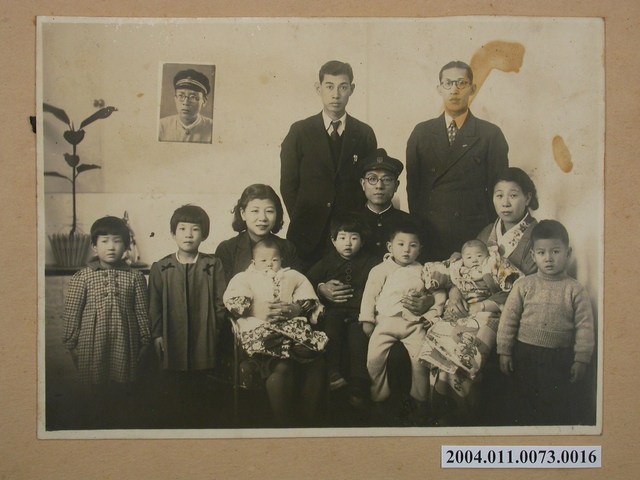 王育霖全家福合照 (共2張)