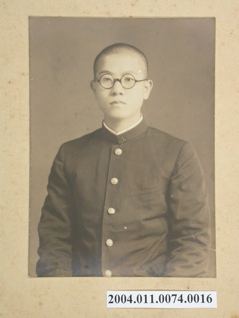 王育霖獨照 (共1張)
