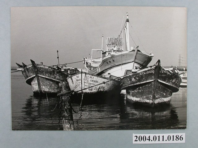 何懷東攝影作品「船」 (共2張)