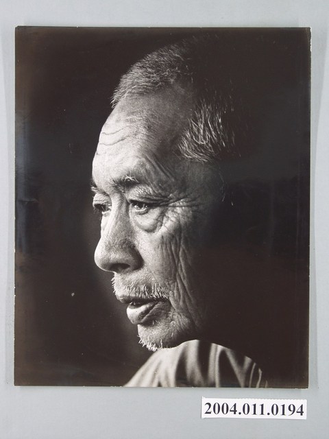 特寫1名年邁男子側臉之照片 (共1張)