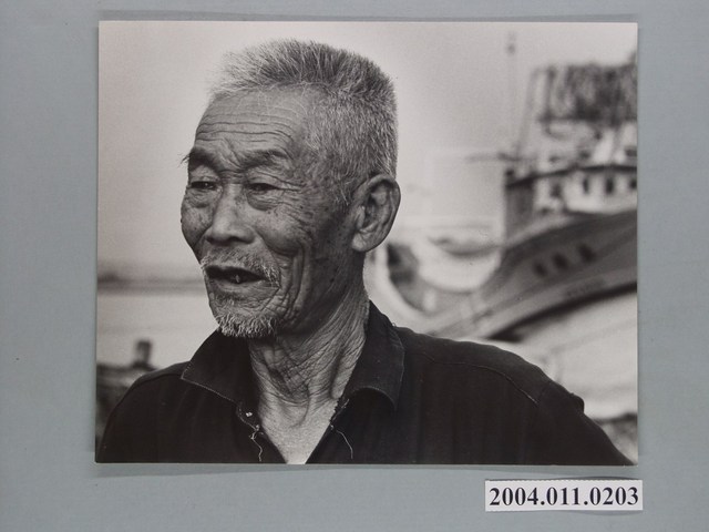 男子半身照 (共1張)