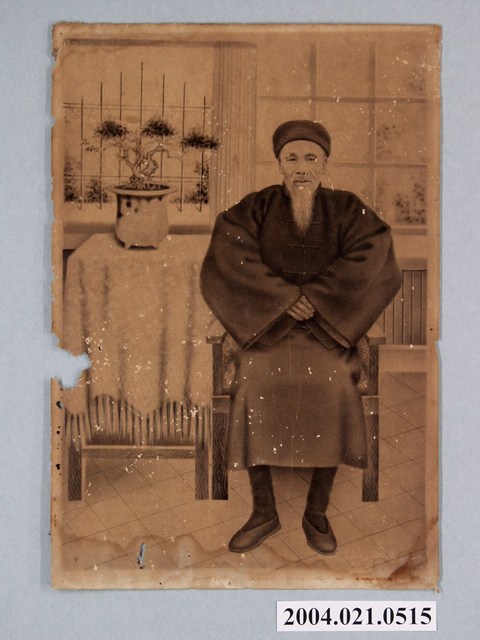 坐姿男祖先畫像 (共1張)