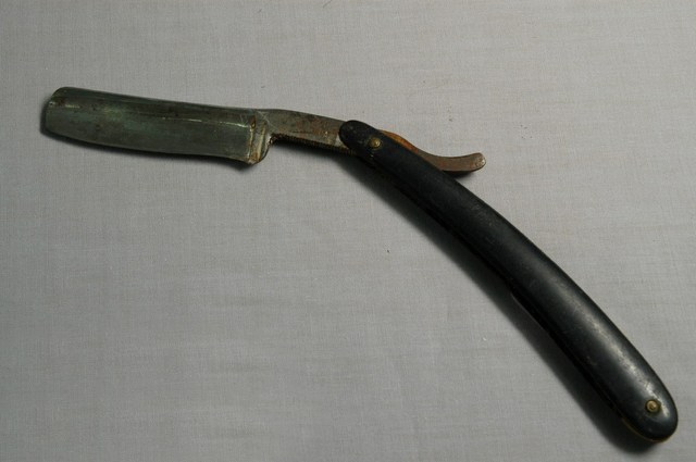 黑色木柄直式剃刀 (共7張)