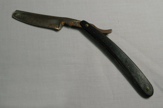 黑色木柄直式剃刀 (共7張)