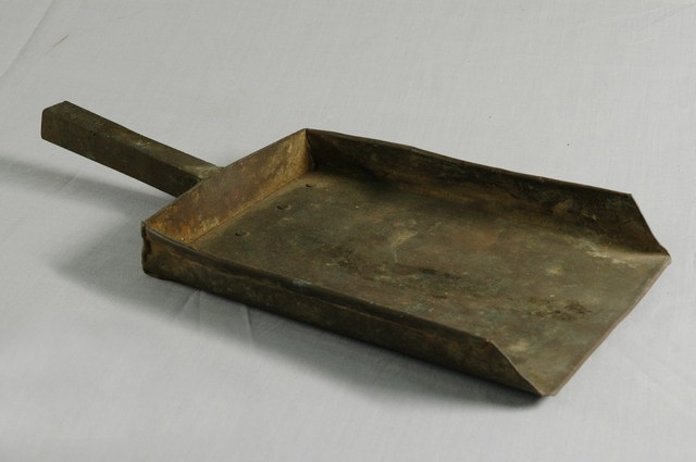 銅製畚斗 (共2張)