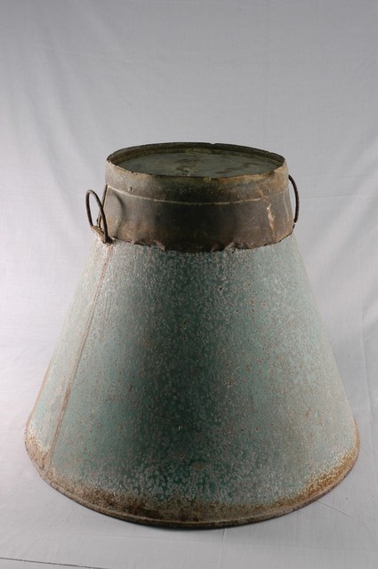 鐵製魚仔桶 (共2張)