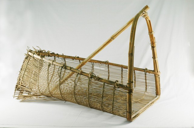 竹製捕魚器 (共2張)