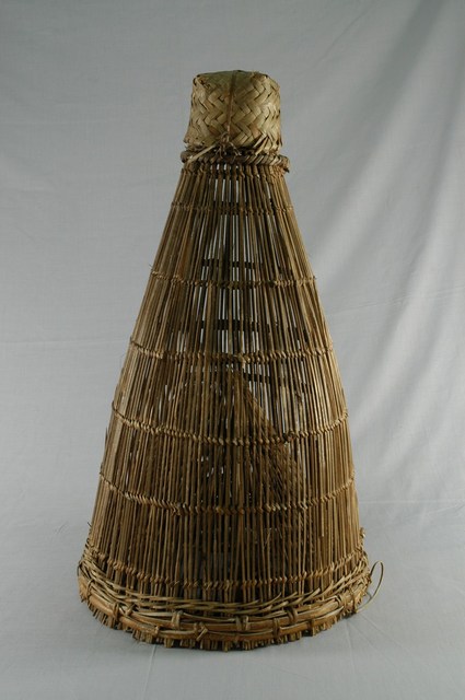 竹製魚筌 (共2張)