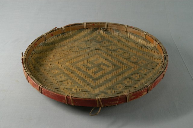 竹編供盤 (共2張)