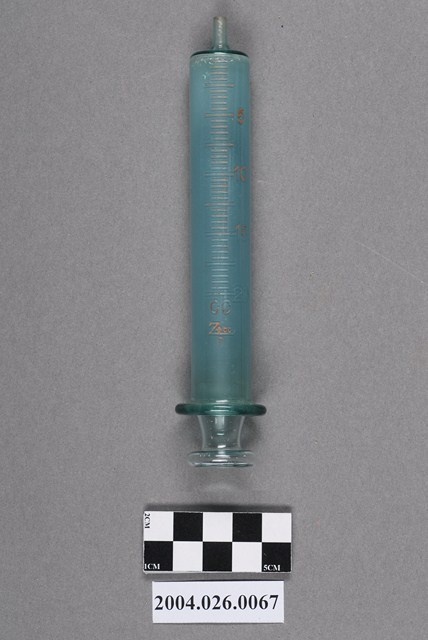 珍珠牌20c.c.綠色玻璃針筒 (共6張)