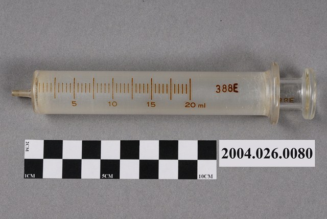 TOP 20 C.C.玻璃針筒 (共6張)