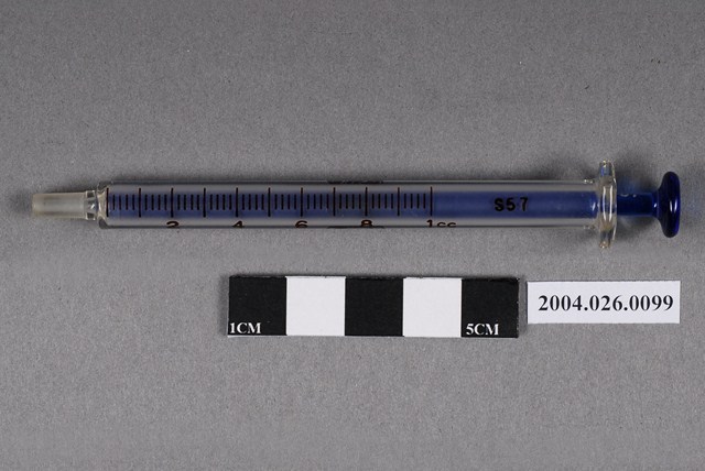 TOP 1 C.C.藍白色玻璃針筒 (共6張)