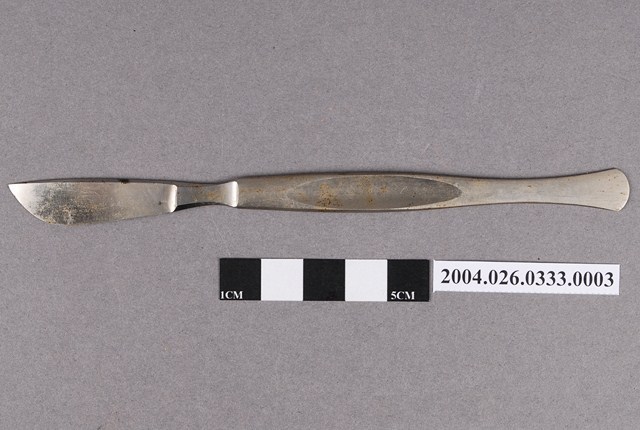 耳鼻喉科手術工具組之手術刀 (共4張)