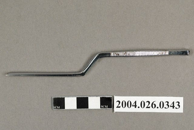 IWATA耳鼻喉科槍形鼻中隔魚尾鑿 (共4張)