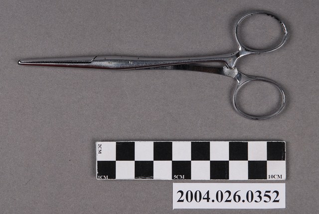 Y.IWATA直紋帶鉤止血鉗 (共4張)