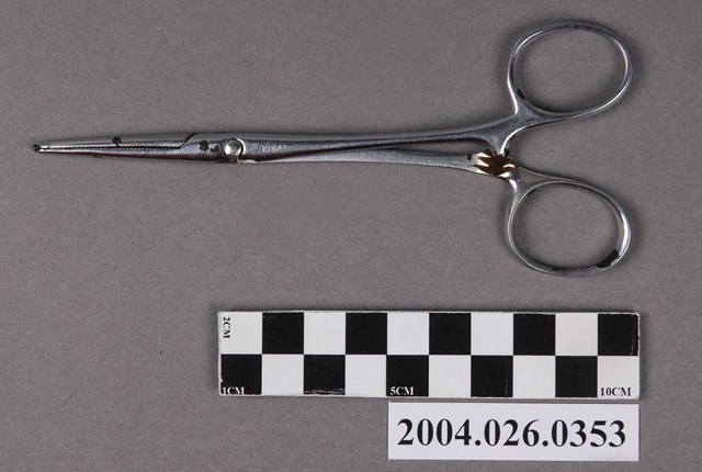 Y.IWATA直紋帶鉤止血鉗 (共4張)